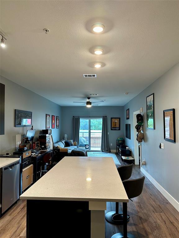 Foto del edificio - 6444 Burnet Rd