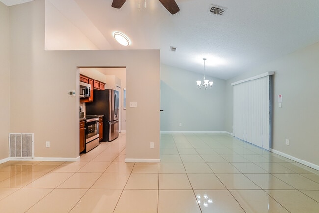 Building Photo - 2645 Talladega Dr