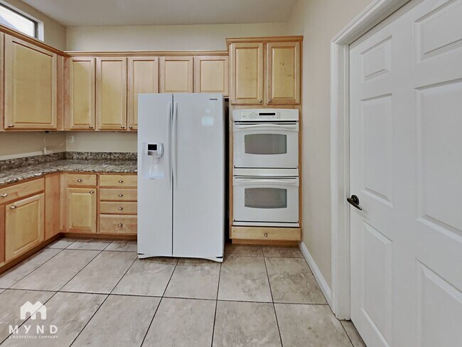 Foto del edificio - 3721 Tiger Ridge Ln