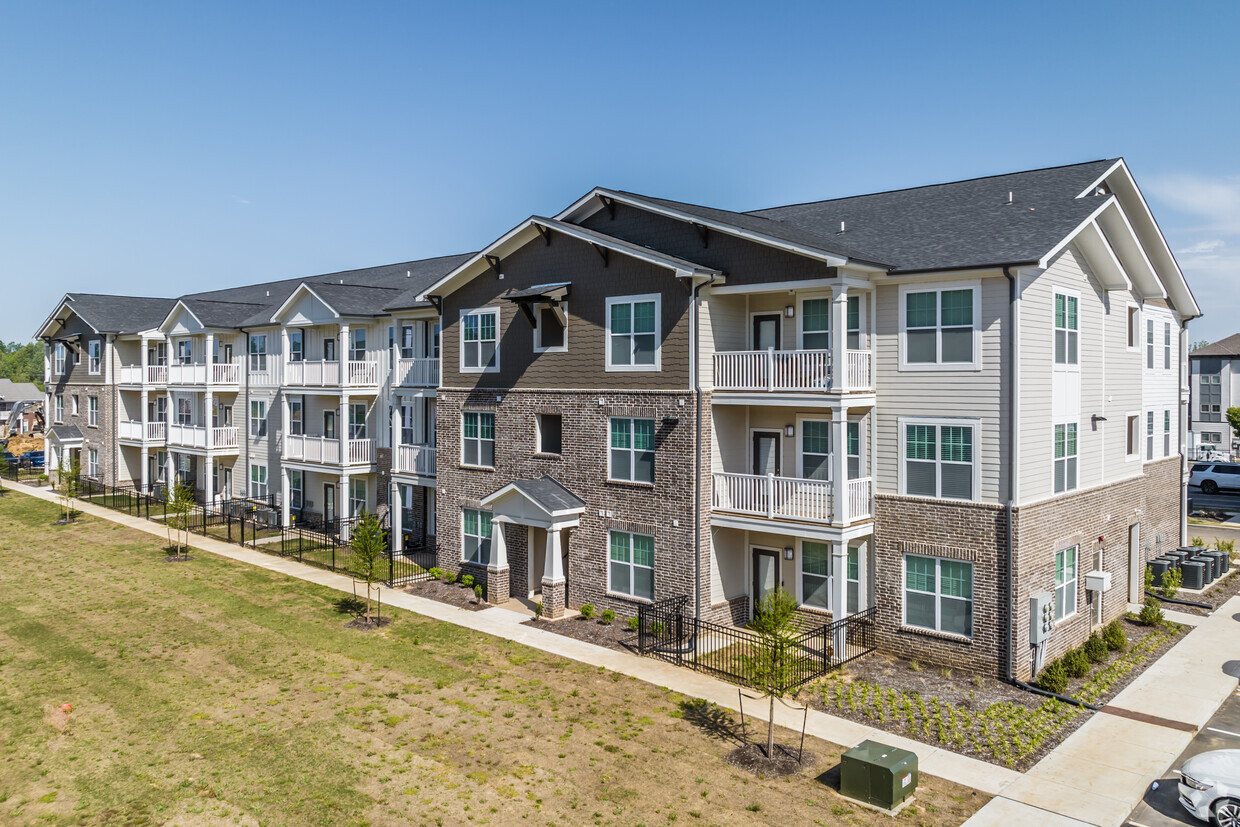 Primary Photo - City Place at Germantown Apartments