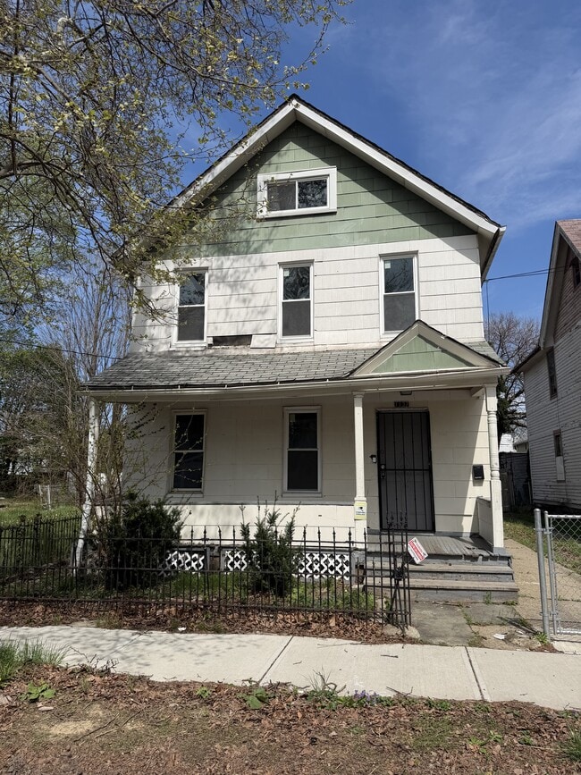 Building Photo - 1137 E 66th St