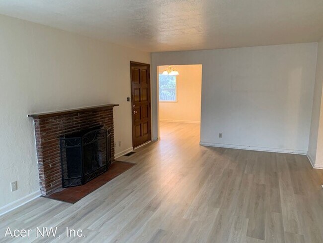 Foto del edificio - 2 br, 1 bath House - 6555 25th Ave NE