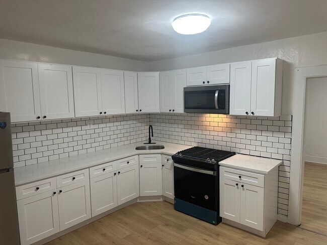 Building Photo - Elegant 2BR Apartment in South End Hartford