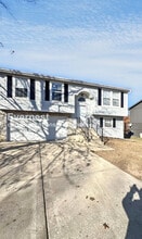 Building Photo - 1021 SE Steeple Dr