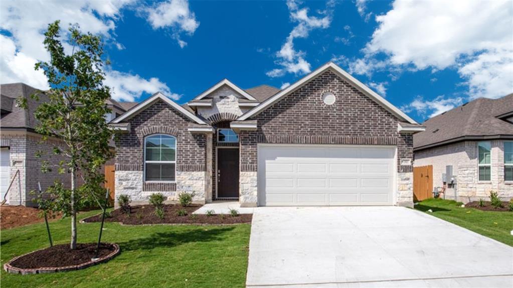 Foto principal - 717 Bridle Creek Dr