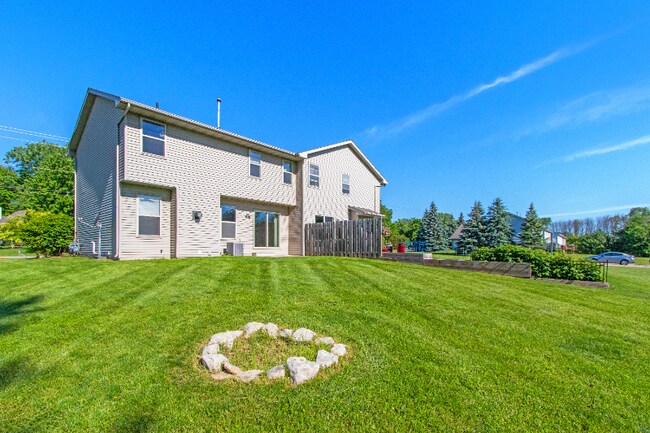 Foto del edificio - 1570 Cardinal Ln