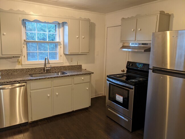 Building Photo - 1324 Mckinley Ave NE