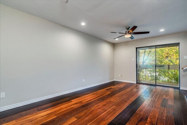 Foto del edificio - 1411 Norwalk Ln