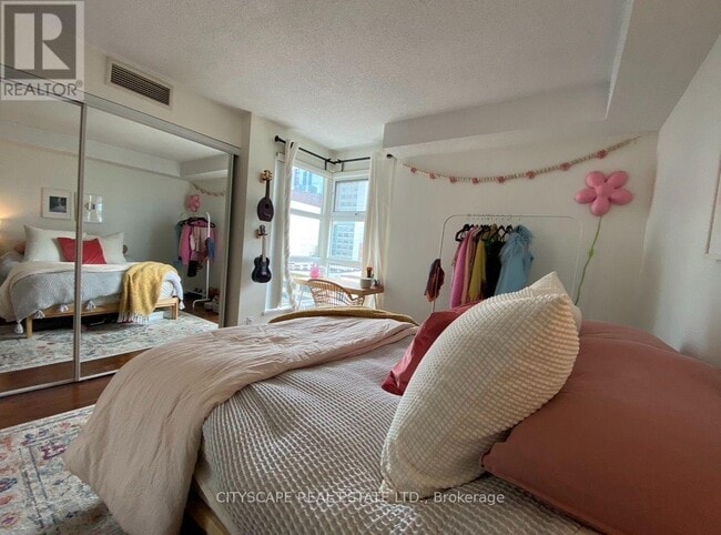 Building Photo - 50 Lombard St
