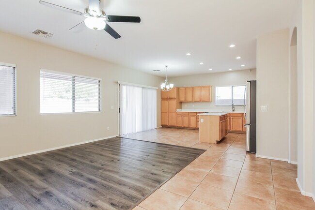 Foto del edificio - 4728 W St Charles Ave