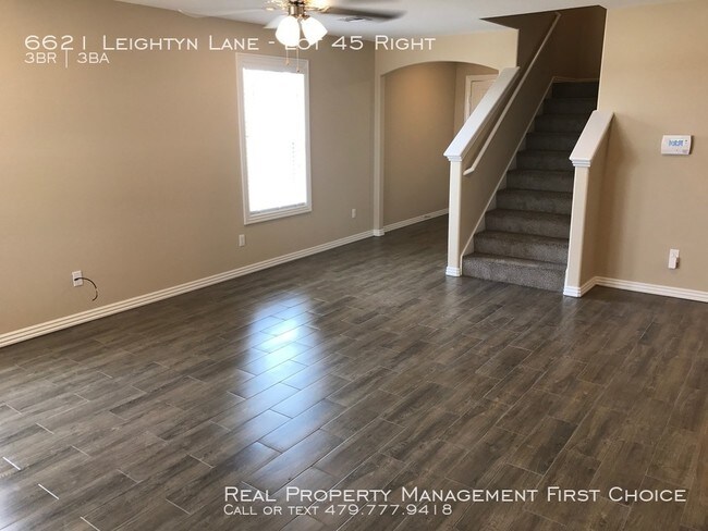 Building Photo - 3 BED 2 BATH TOWNHOMES IN CHAFFEE CROSSING
