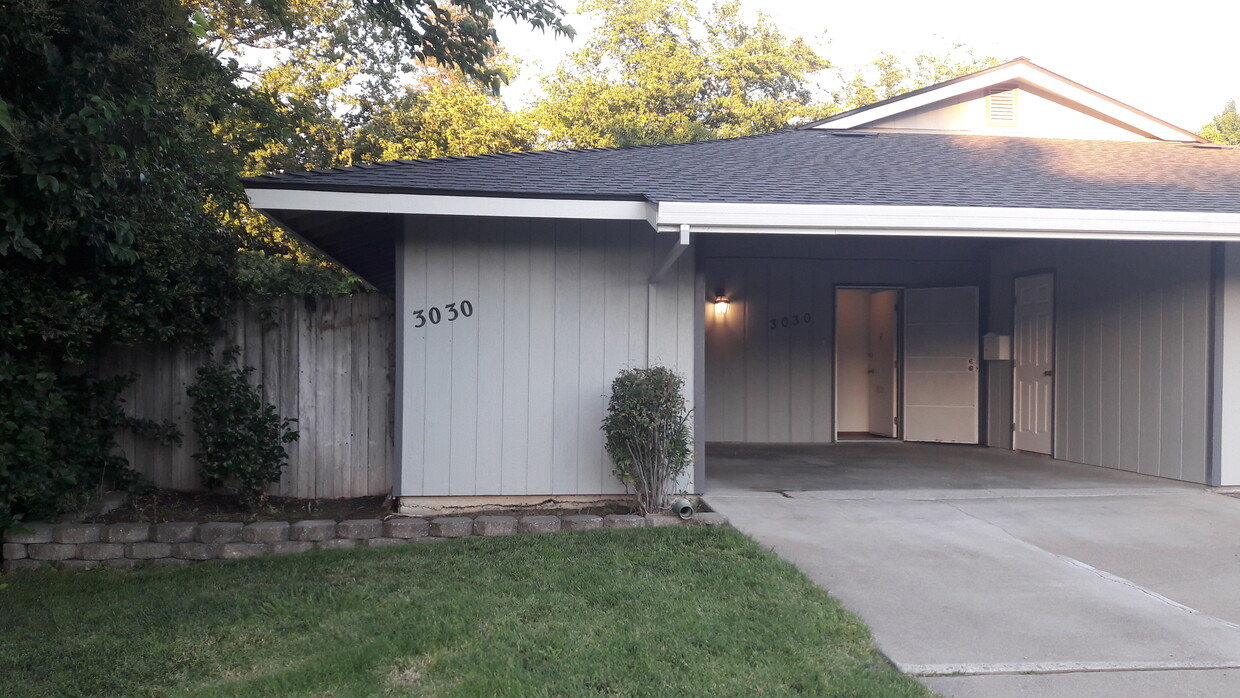 Primary Photo - 3030 Olive Glen Ct