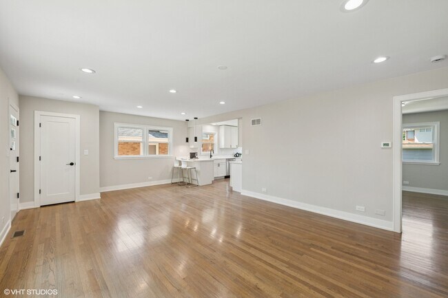 Foto del edificio - 5136 Coyle Ave