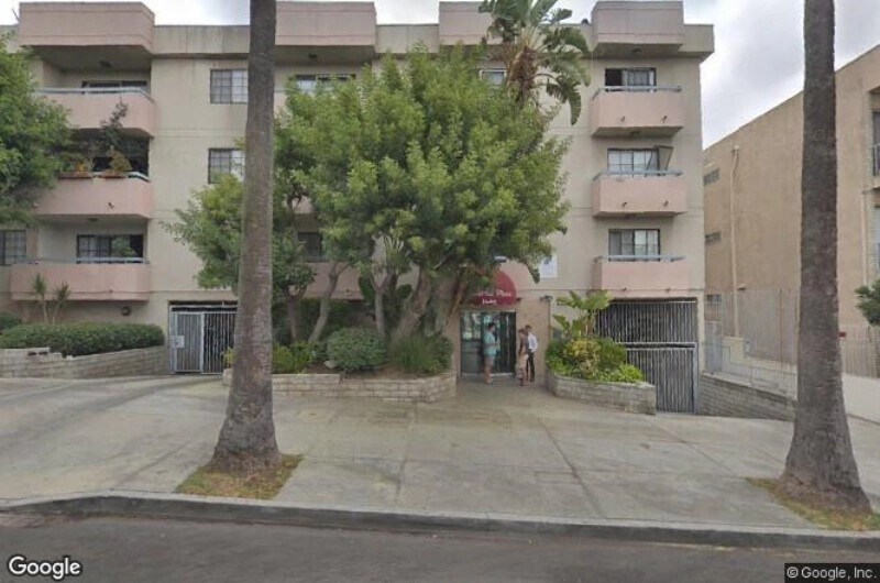 Foto del edificio - Poinsettia Place