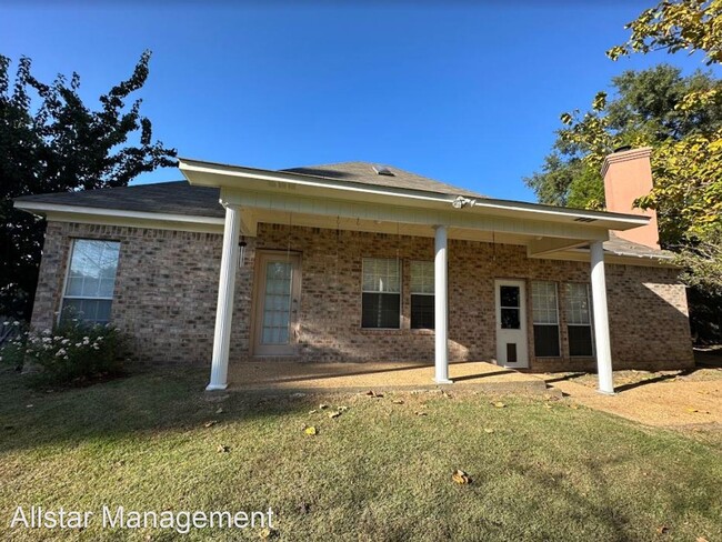 Building Photo - 4 br, 3 bath House - 2206 Pinehaven Drive