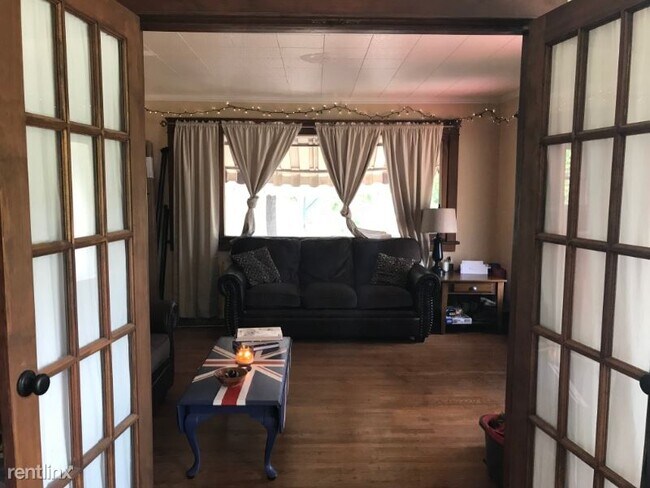 Foto del edificio - 3 br, 1 bath House - 542 N 500E