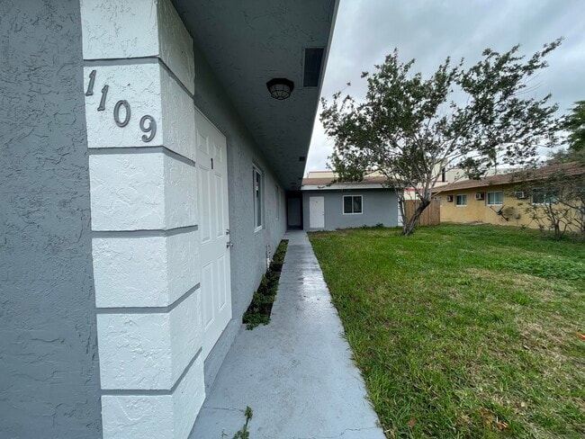 Foto del edificio - 1109 NW 6th Ave