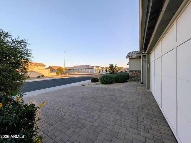 Foto del edificio - 5902 N 86th Dr