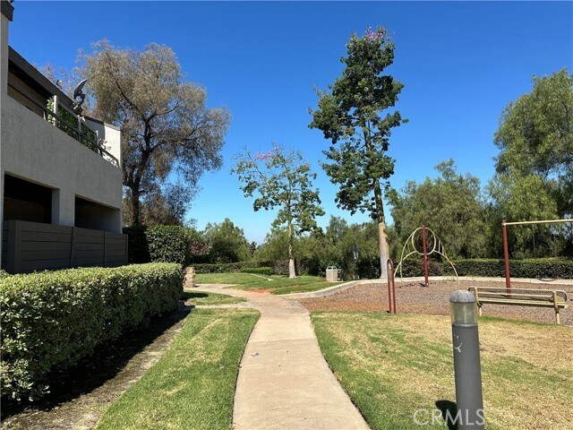Foto del edificio - 21951 Rimhurst Dr