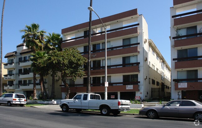 Building Photo - 314 S St Andrews Pl Apartments