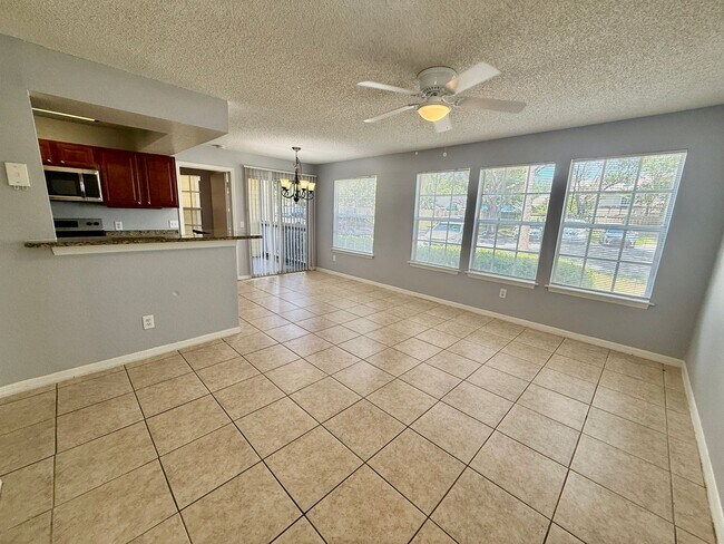 Foto del edificio - 1043 S Hiawassee Rd