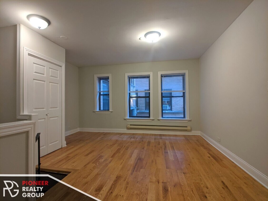 Foto principal - 813 W Cornelia Ave