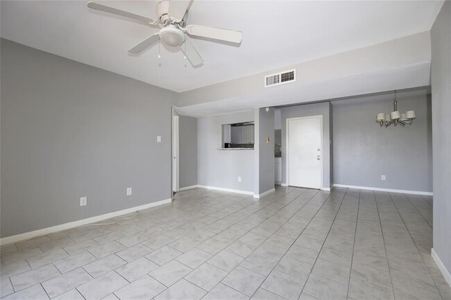 Foto del edificio - 8515 Hearth Dr