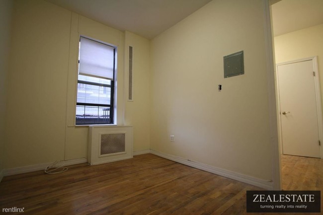 Building Photo - 647 4th Ave