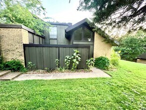 Building Photo - 4637 Country Creek Dr
