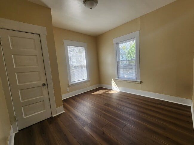 Building Photo - 722 Winchester Ave