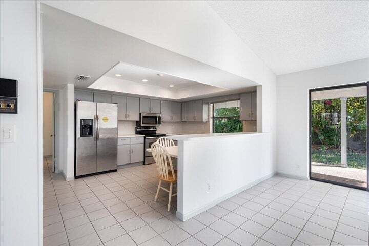 Foto principal - 2216 Amesbury Ct
