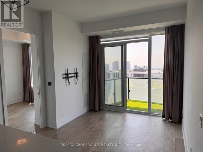 Photo du bâtiment - 470 Front St W