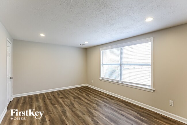 Foto del edificio - 13116 Herrick Ave