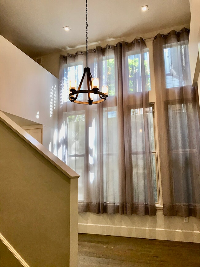 Building Photo - 1732 Polk St