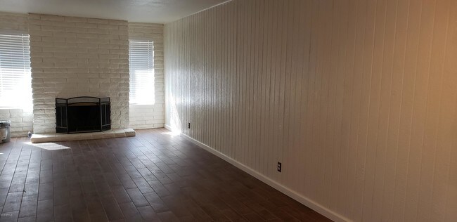 Foto del edificio - 2015 E Southern Ave