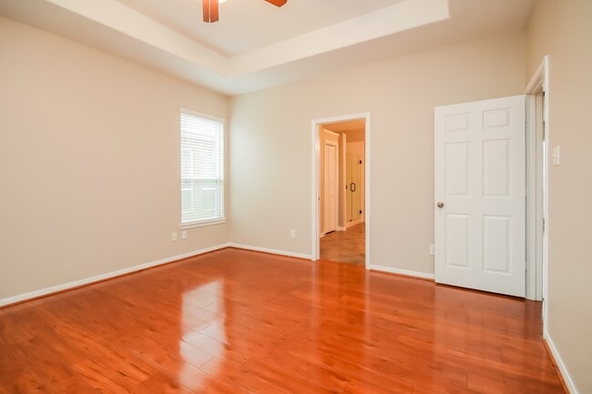 Building Photo - 6707 Level Pond Ln