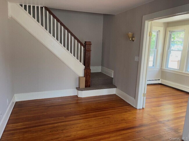 Foto del edificio - 79A Muncy Ave