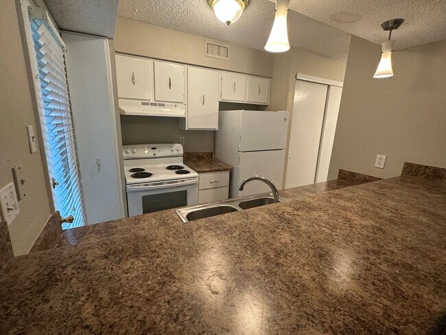 Foto del edificio - 2BD/2BA Condo located on the Germantown/Me...