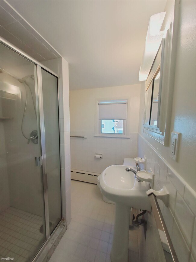 Building Photo - 1 br, 1 bath Condo - 89 Pine Hill Ave Unit 2