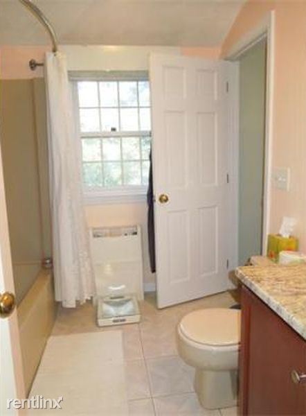 Building Photo - 4 br, 2.5 bath House - 287 Groton Rd