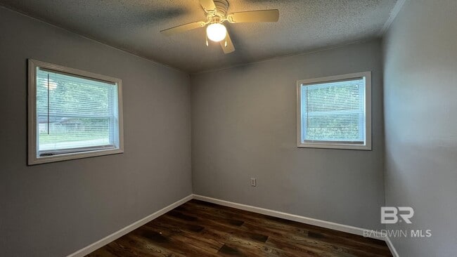 Building Photo - 42620 Nicholsville Rd