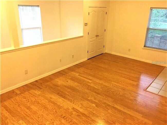 Building Photo - 114 Eastpark Dr