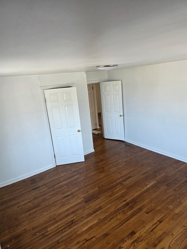 Main bedroom - 890 Broadway