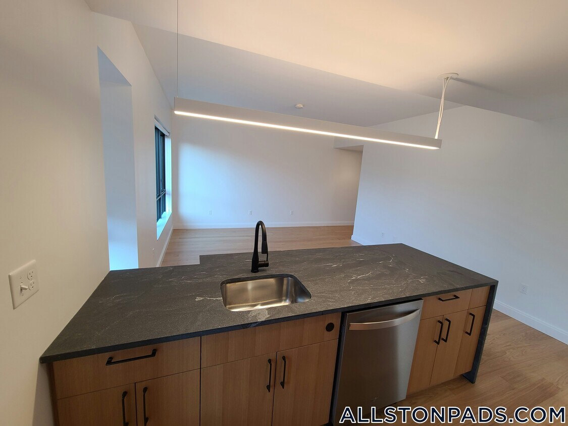 Foto principal - 83 Gardner St