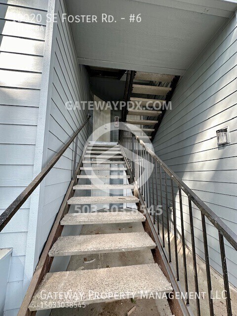 Foto del edificio - 13020 SE Foster Rd