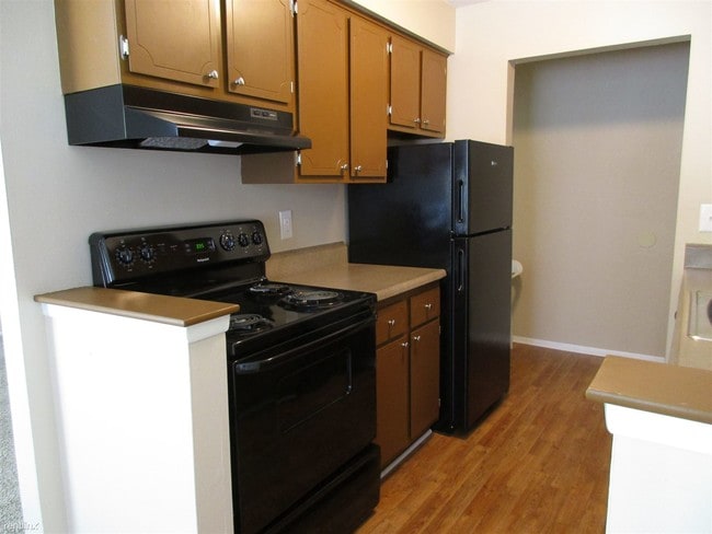 Building Photo - 2 br, 1 bath Apartment - Gibraltar Pointe