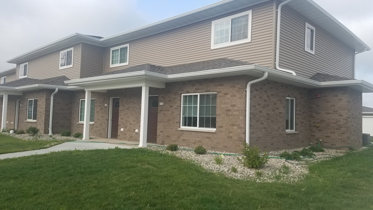 Primary Photo - Windward Townhomes