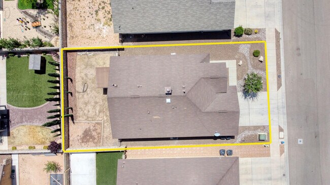 Building Photo - 2932 Pino Triste Dr