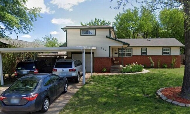 Exterior - 201 E Key Blvd