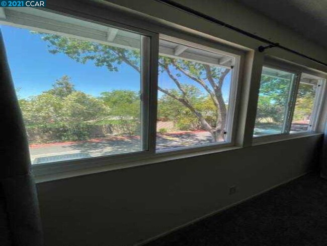 Building Photo - 1423 Del Rio Cir